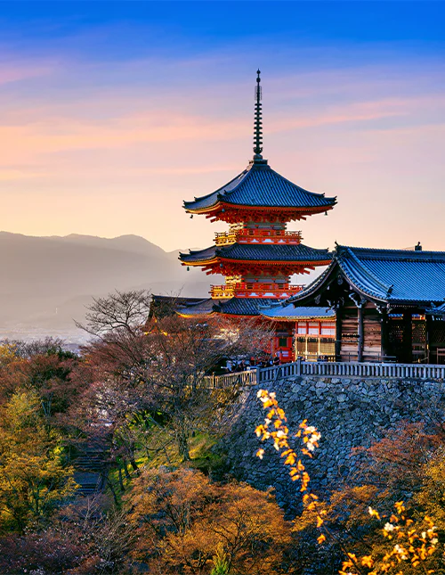 Solnedgång över Kiyomizu-templet i Kyoto, Japan