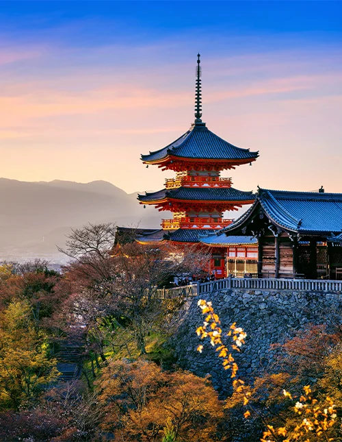 Solnedgång över Kiyomizu-templet i Kyoto, Japan