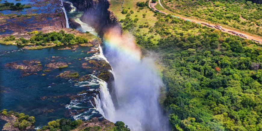 Regnbåge över Victoria Falls