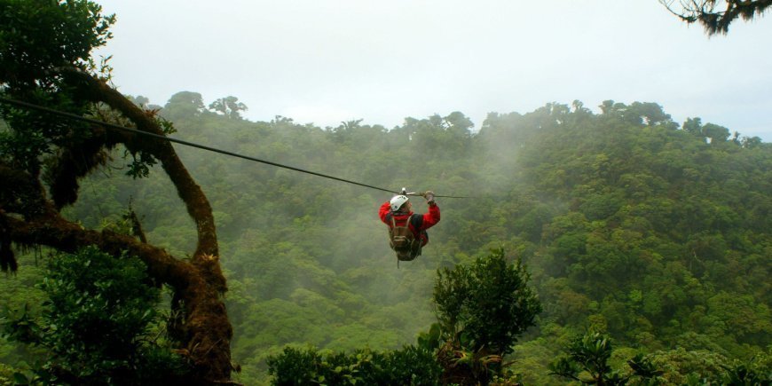 Ziplineåkning i Monteverde i Costa Rica