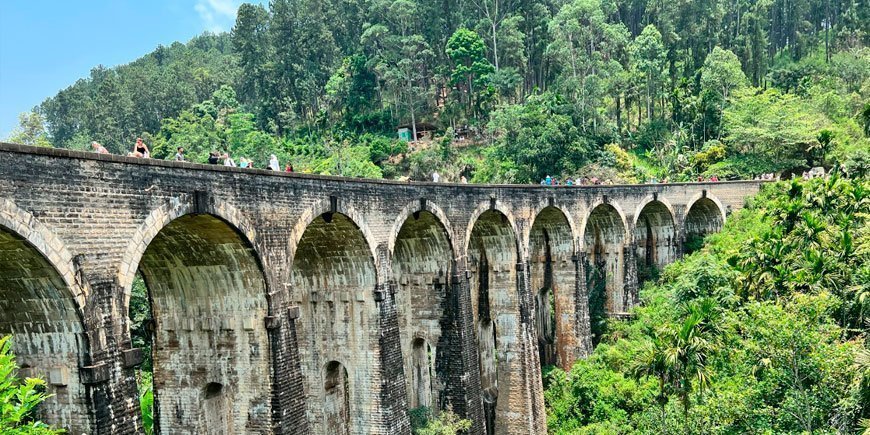 Nine Arch Bridge på Sri Lanka