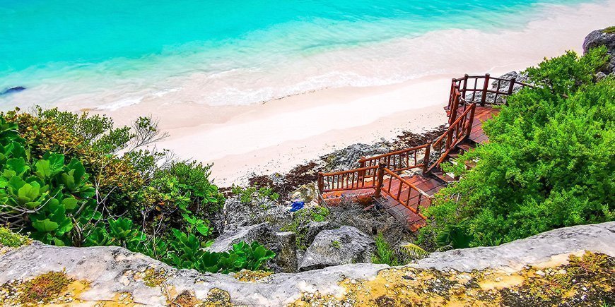 Fantastisk utsikt över stranden i Tulum 