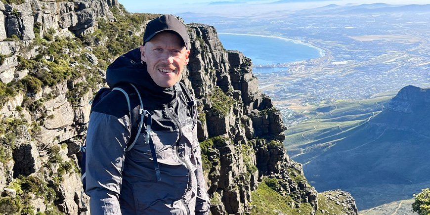 Kenneth från TourCompass bestiger Taffelberget i Sydafrika