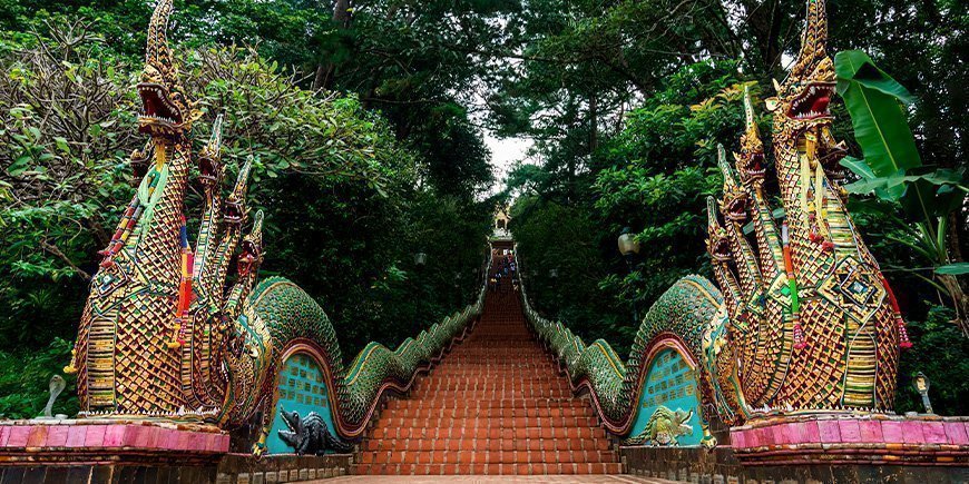 Trappor till Doi Suthep-templet i Chiang Mai, Thailand