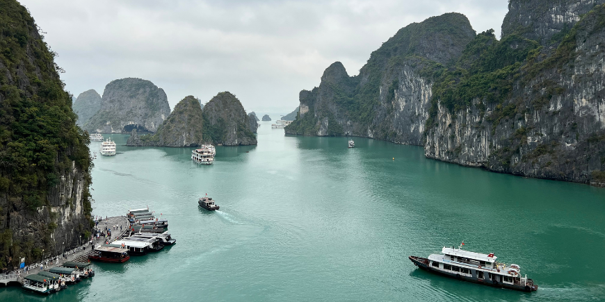 Båtar i Ha Long-bukten