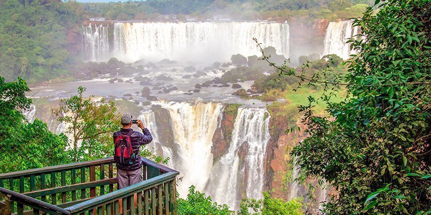 Tar bilder av Iguazúfallen under vintermånaderna