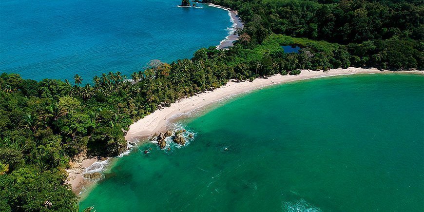 Manuel Antonio jungle og strand set fra oven