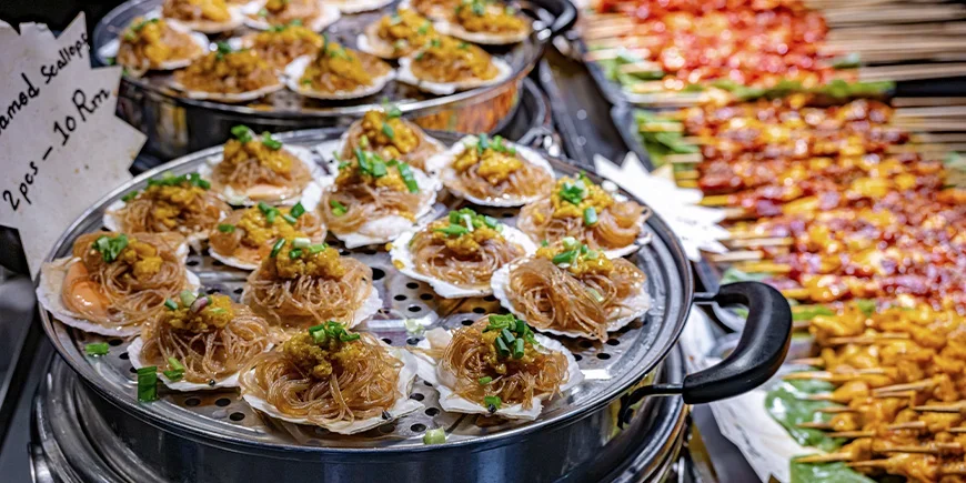 Mat från Jalan Alor matmarknad i Kuala Lumpur