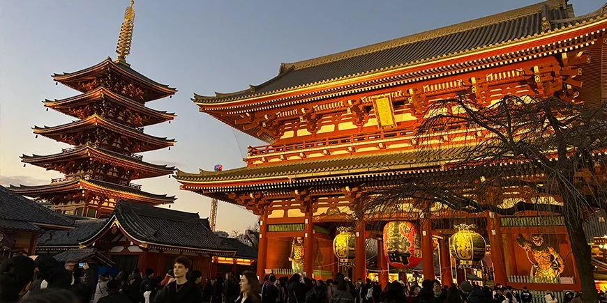 Senso-ji i kvällsljuset