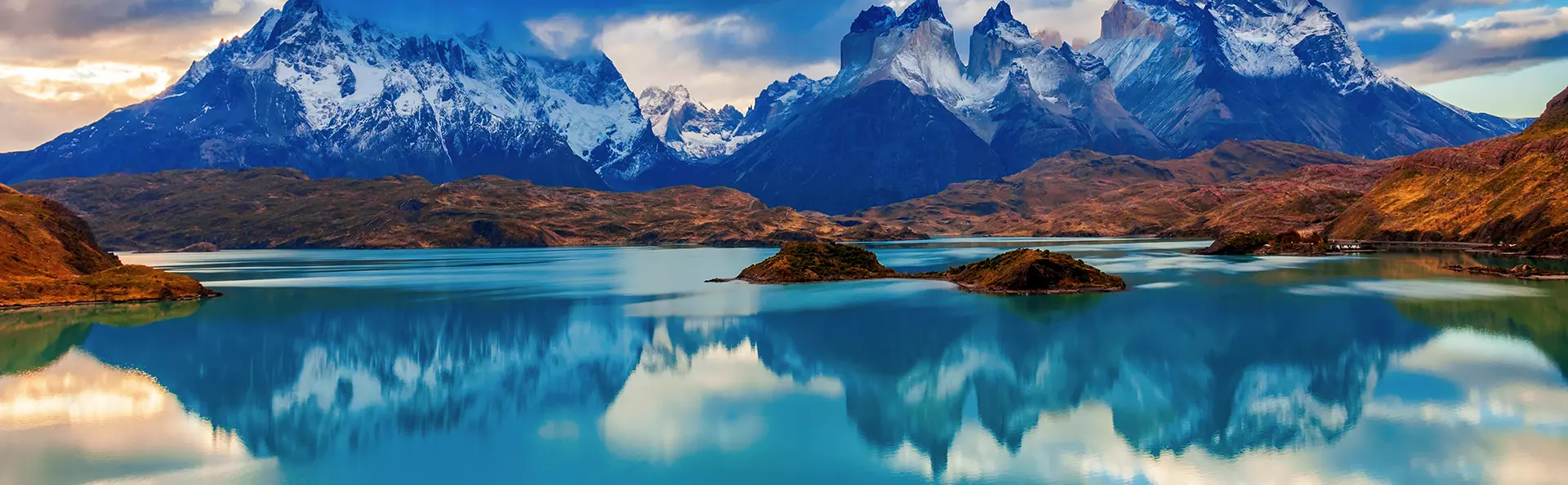 Solnedgång vid Torres del Paine i Chile