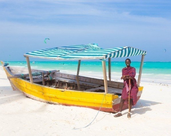 Traditionell båt på Zanzibar