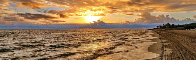 Magisk solnedgång på stranden i Varadero, Kuba